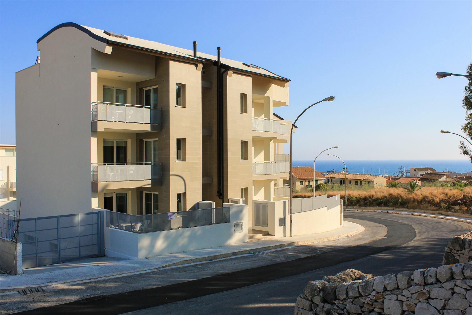 Sud Est Apartment *