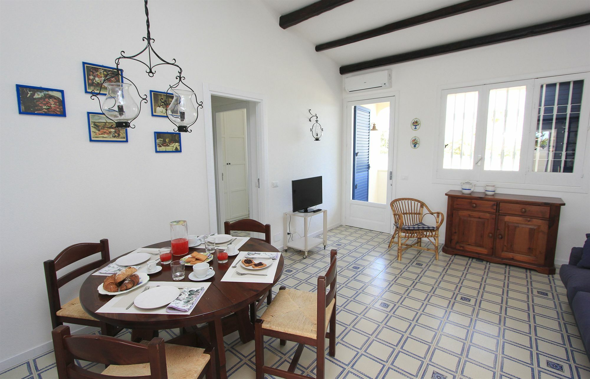 Sud Est Apartment